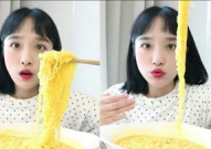 精神小妹网红吃瓜图片高清,高清画面引网友热议